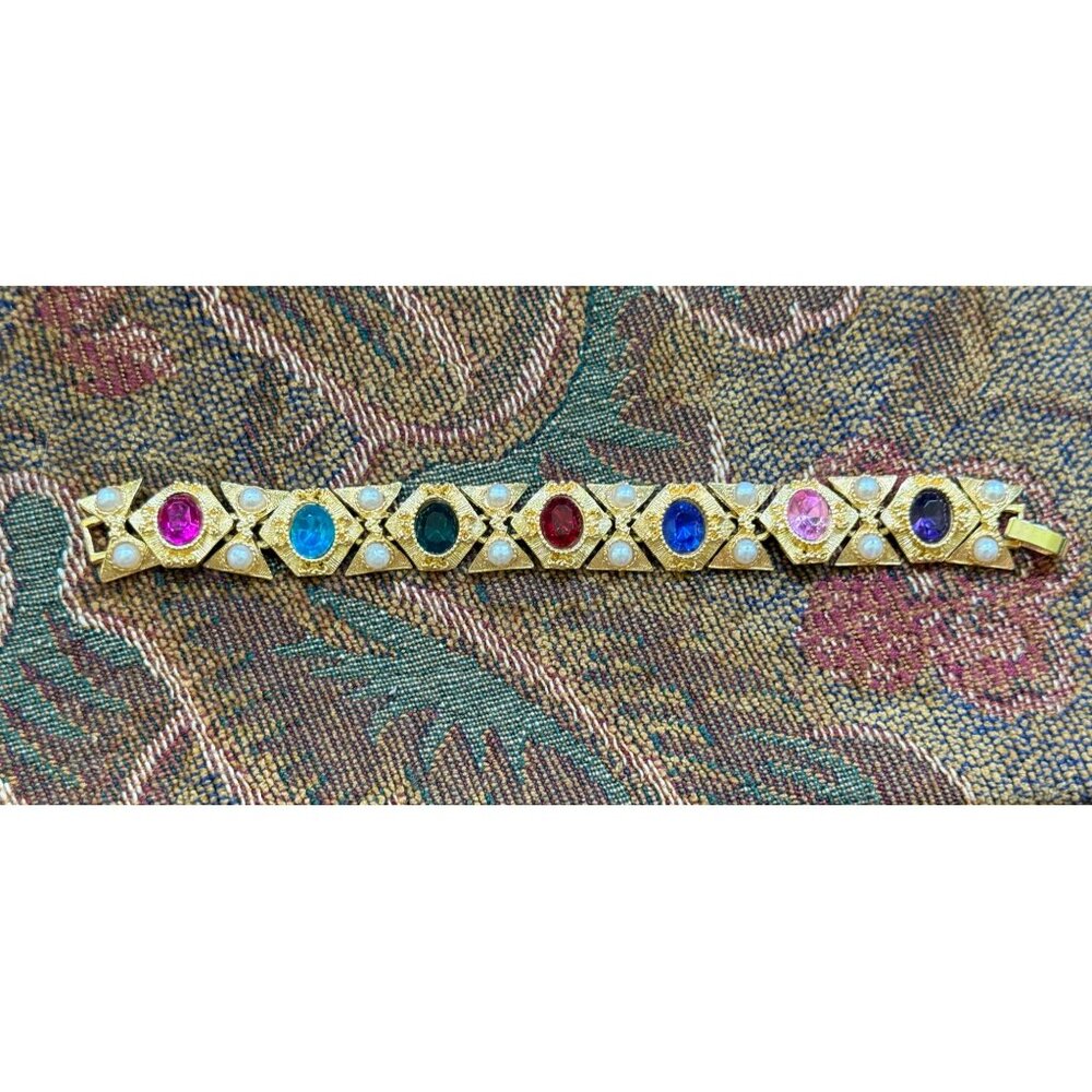 Vintage Gold Tone Bracelet Multicolor Faux Gemstones  Faux Pearls 7 Inches